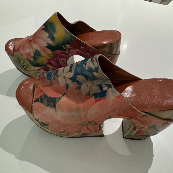 Platform/Clog Shoes - Picture 4 of 4